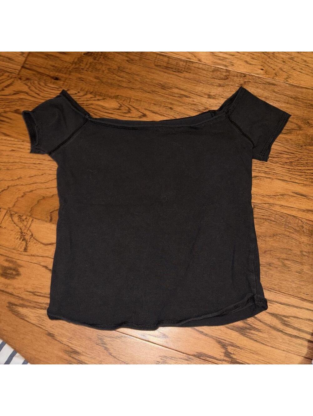 Brandy Melville Women's Black and Grey Crop-top